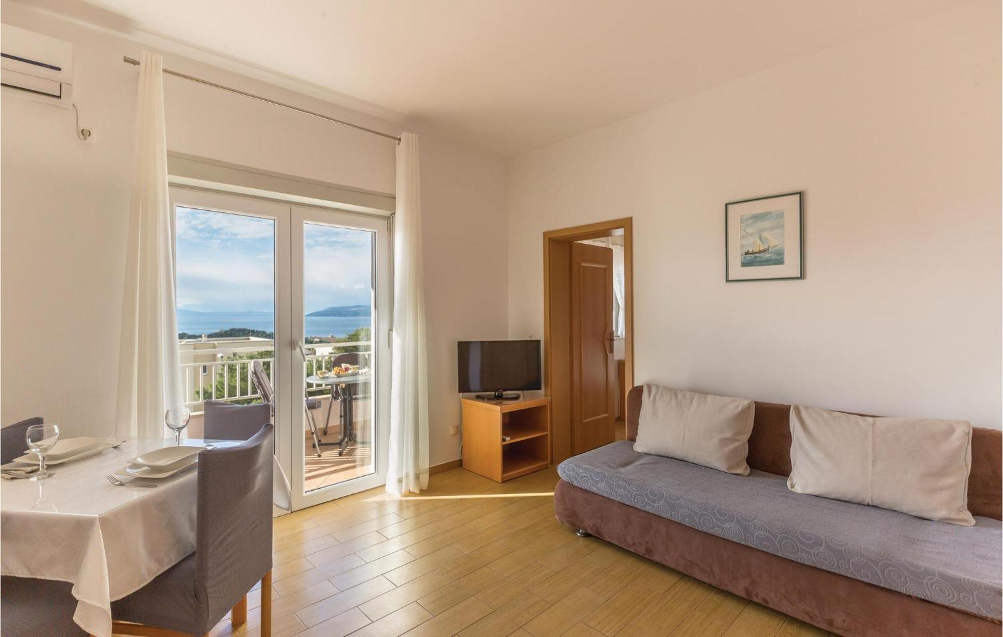 1 Bedroom Stunning Apartment In Makarska Dış mekan fotoğraf