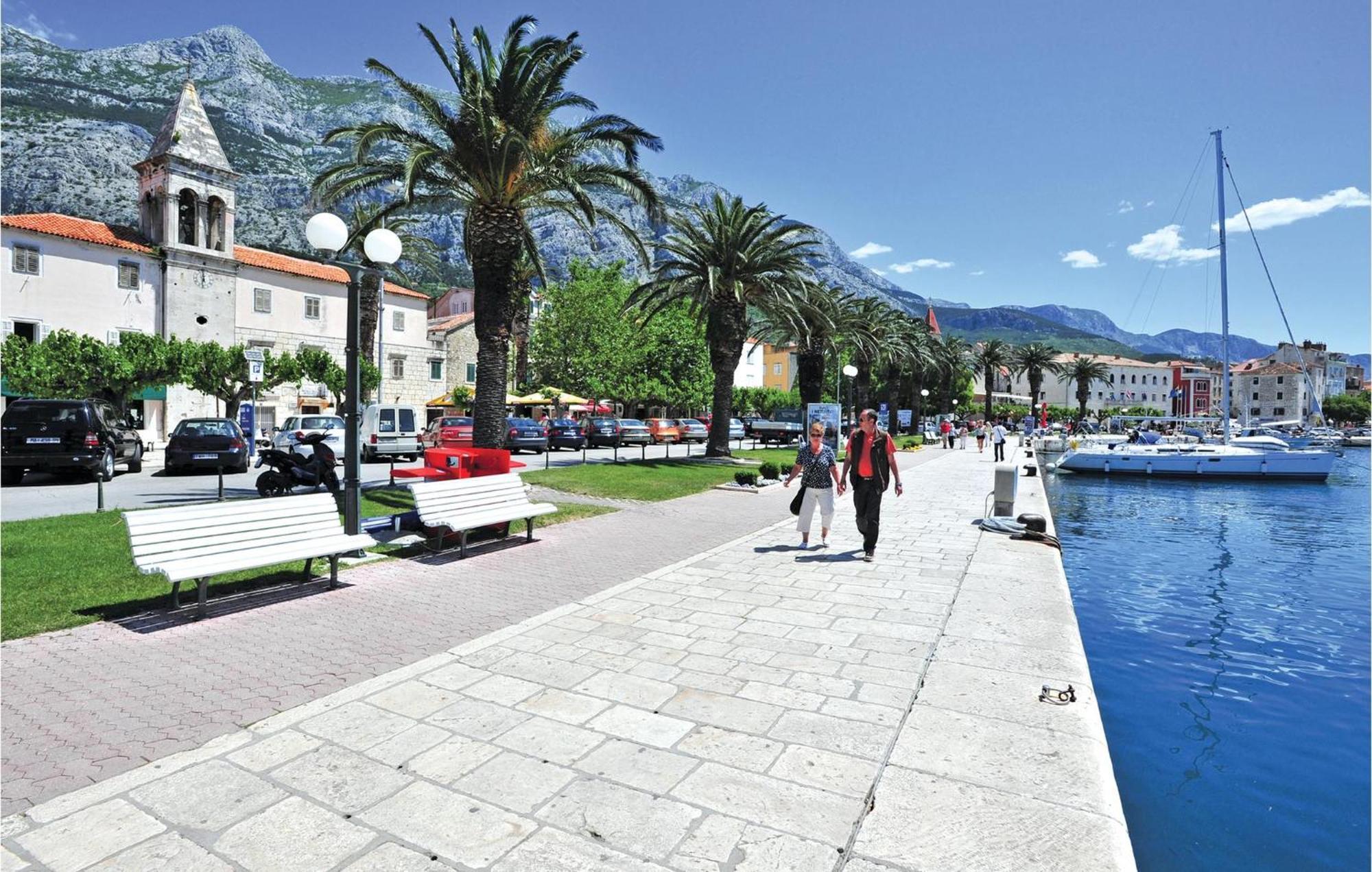 1 Bedroom Stunning Apartment In Makarska Dış mekan fotoğraf