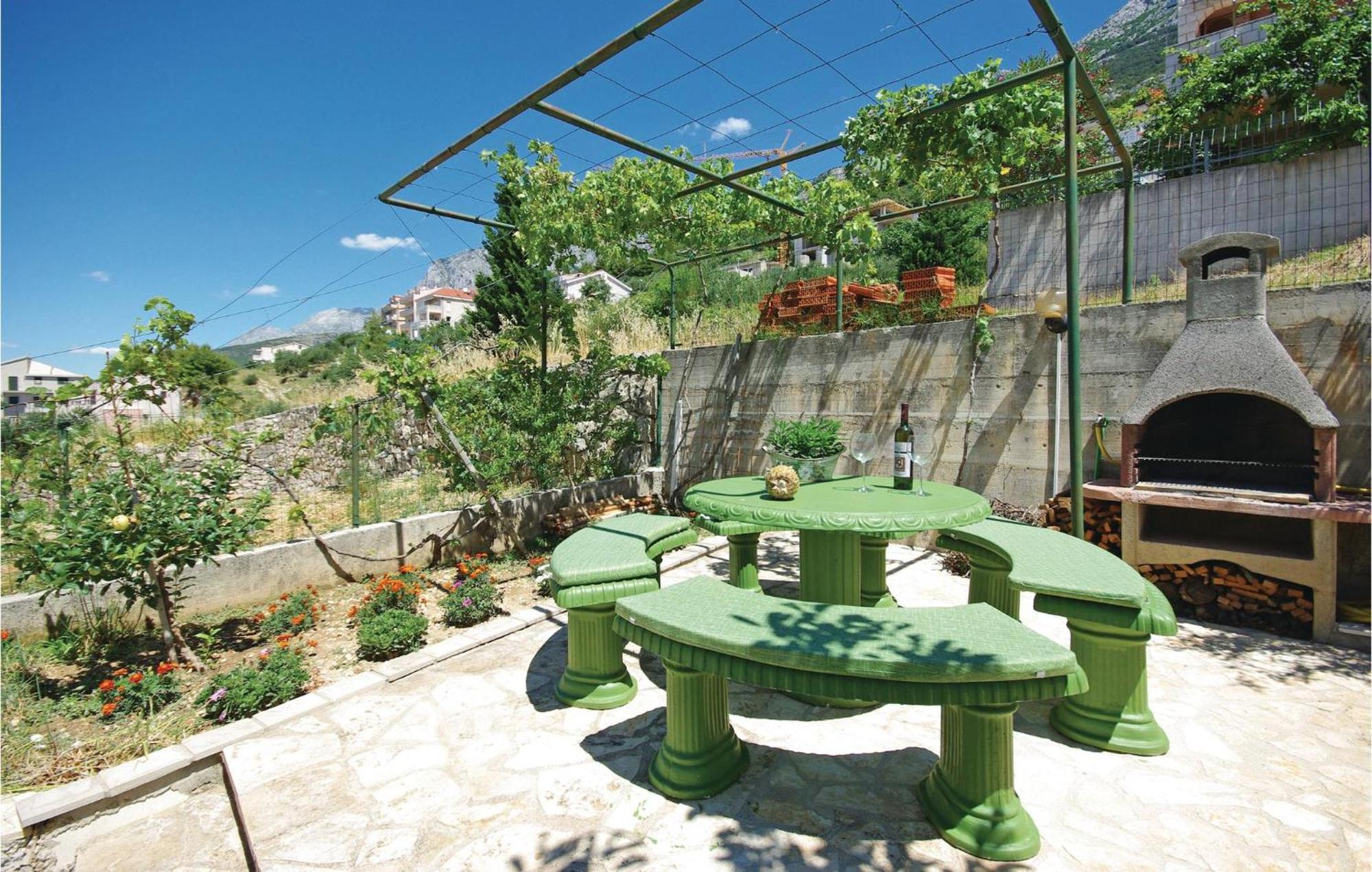 1 Bedroom Stunning Apartment In Makarska Dış mekan fotoğraf